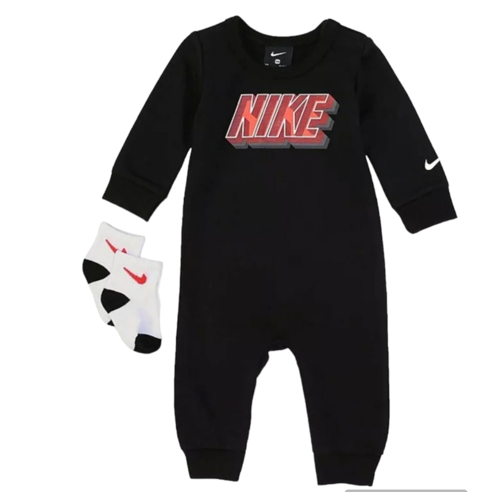 Nike Baby Boys Block Logo Coverall & Socks Set New with tags